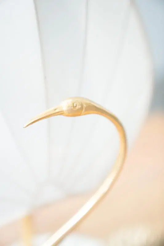 Stravagante Lampada da tavolo, Cigno, realizzata in acciaio ed in rare conchiglie Nautilus, da Antonio Pavia 1970 - immagine 4