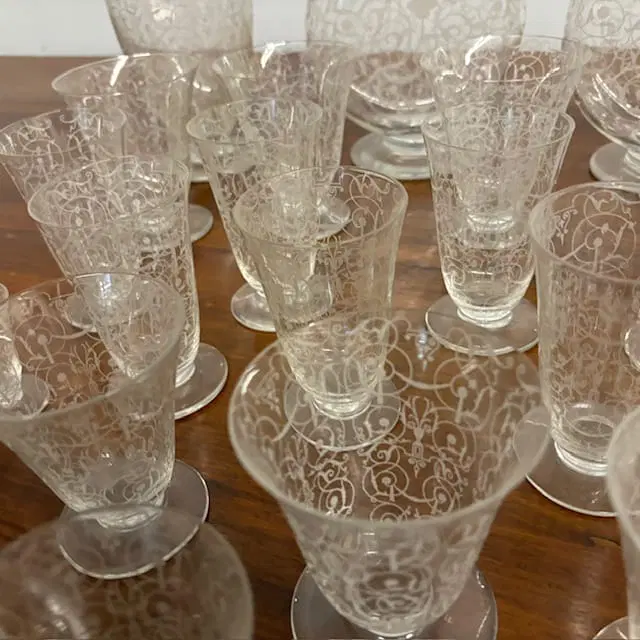 Antico strepitoso servizio cristallo baccarat fine XIX . 33 pezzi lavorazione con incisione. - immagine 8